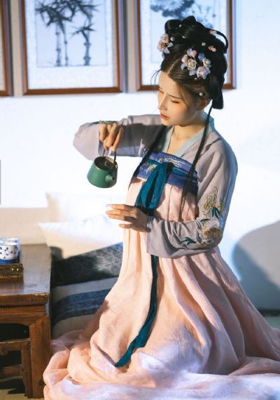 欧美吊带丝袜模特_BD韩语电影完整版