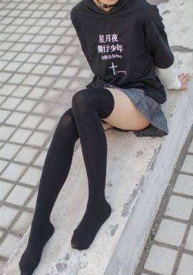 欧美黄色系套装_1080免费观看