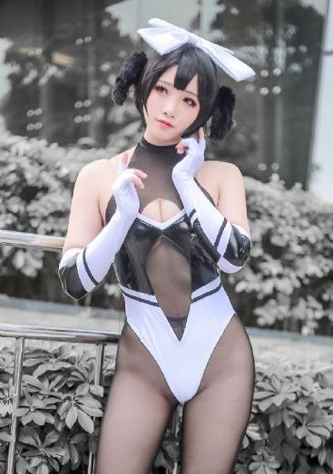 欧美高清香水_720天堂在线